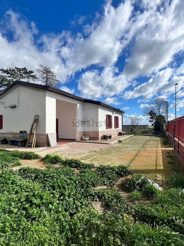 casa indipendente in vendita a Gravina in Puglia in zona Dolcecanto