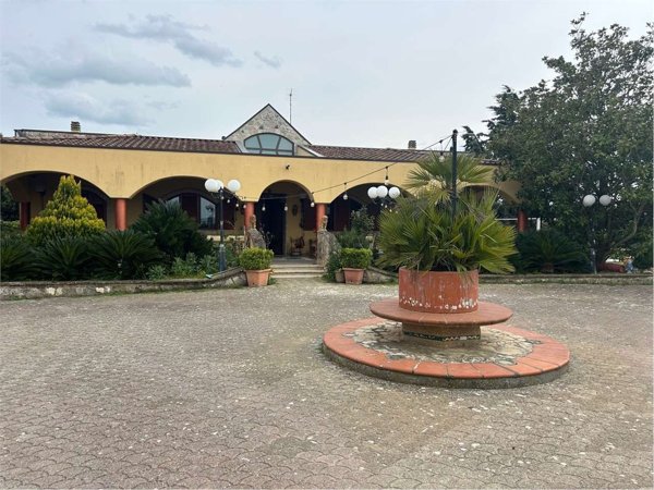 casa indipendente in vendita a Gravina in Puglia