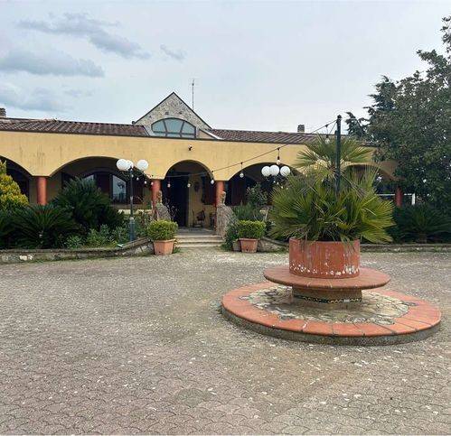 casa indipendente in vendita a Gravina in Puglia