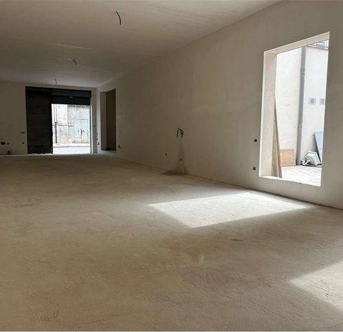 negozio in vendita a Gravina in Puglia