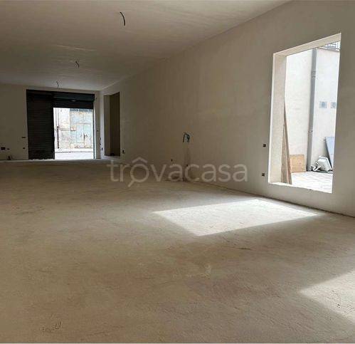 negozio in vendita a Gravina in Puglia