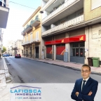 locale commerciale in vendita a Gravina in Puglia in zona Centro Città