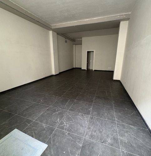 negozio in vendita a Gravina in Puglia