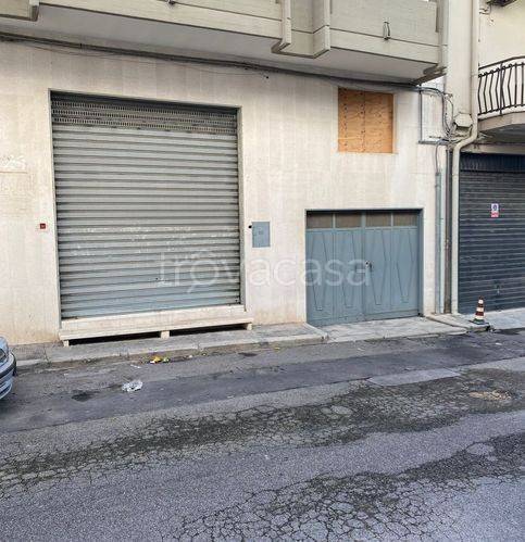 negozio in vendita a Gravina in Puglia