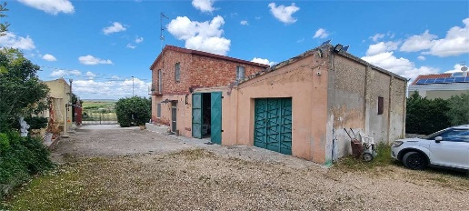 casa indipendente in vendita a Gravina in Puglia in zona Murgetta