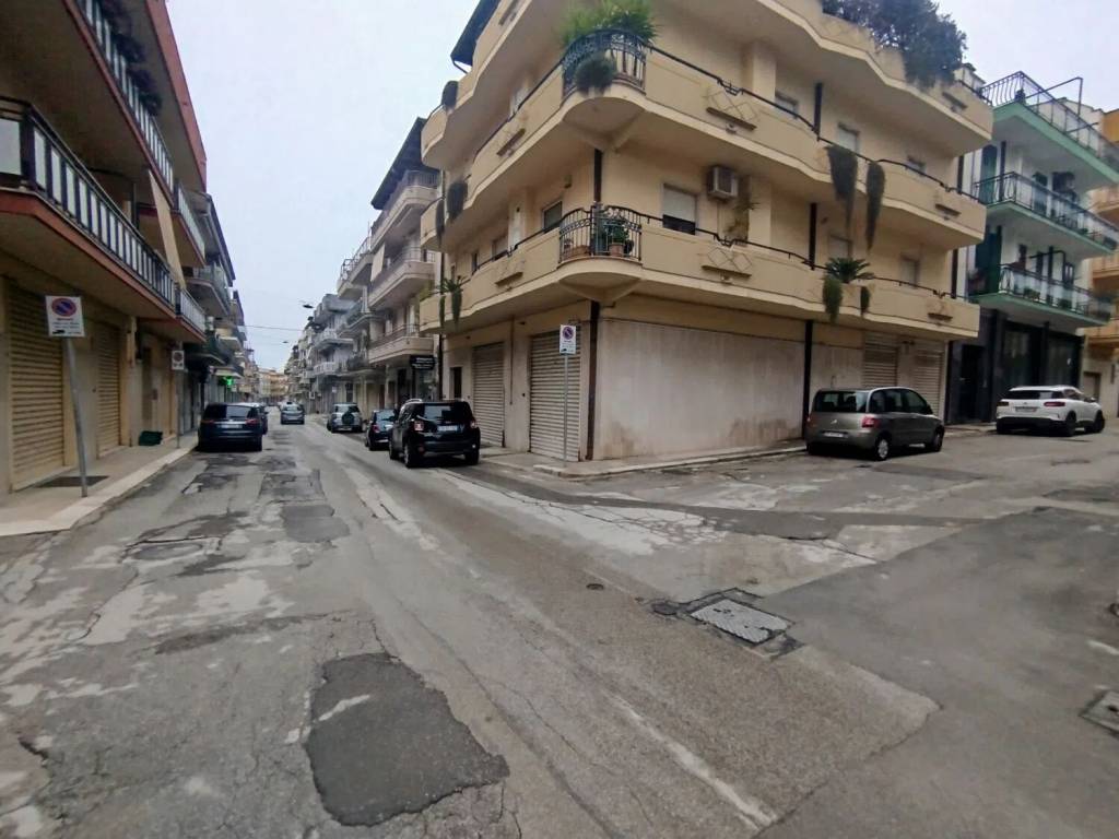 negozio in vendita a Gravina in Puglia