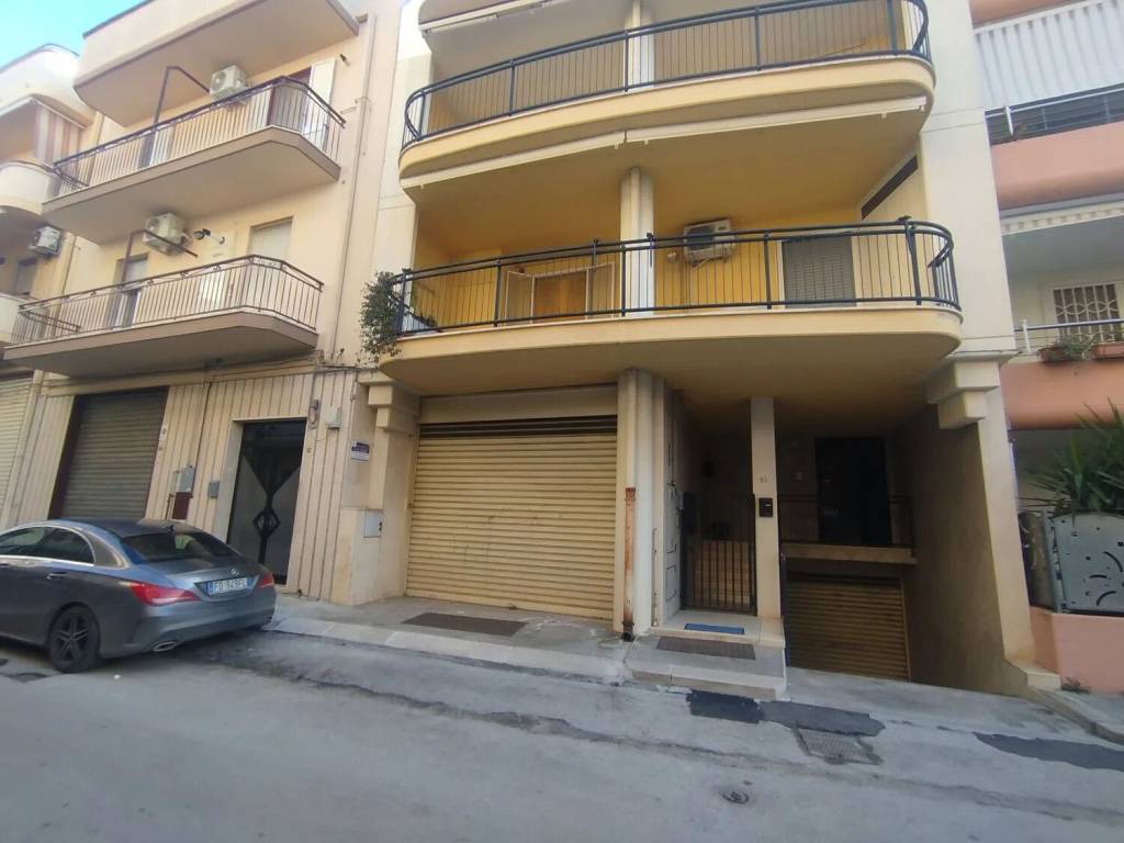 negozio in vendita a Gravina in Puglia