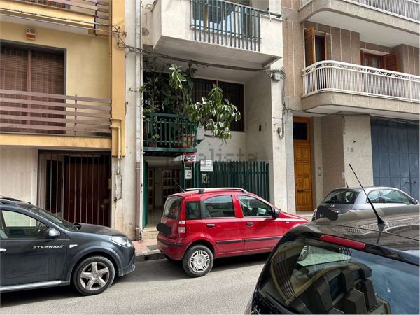 ufficio in vendita a Gravina in Puglia in zona Centro Città