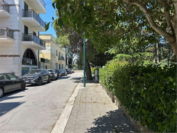 ufficio in vendita a Gravina in Puglia in zona Centro Città