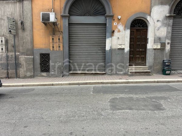 negozio in vendita a Gravina in Puglia in zona Centro Città