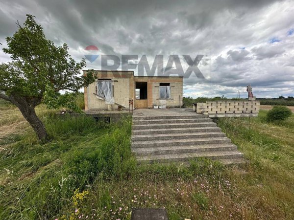casa indipendente in vendita a Gravina in Puglia in zona Dolcecanto