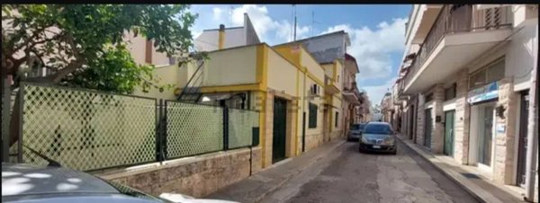 casa indipendente in vendita a Grumo Appula