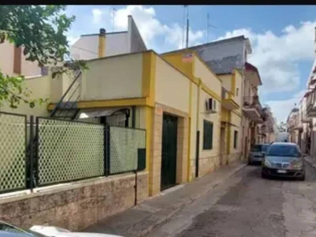 casa indipendente in vendita a Grumo Appula