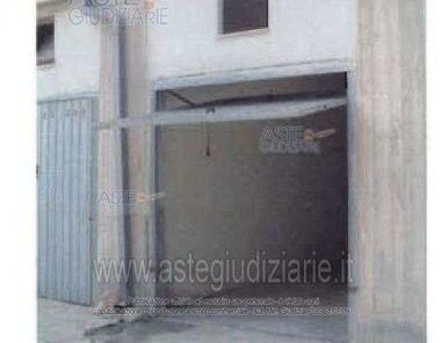 locale commerciale in vendita a Grumo Appula