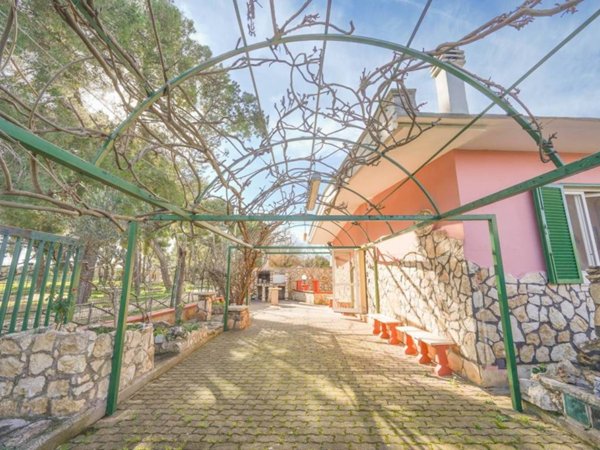 casa indipendente in vendita a Grumo Appula