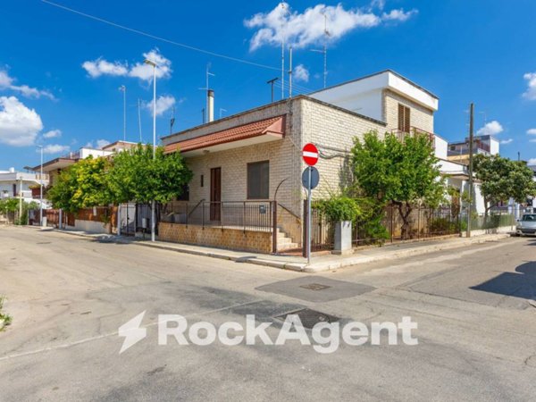 casa indipendente in vendita a Grumo Appula