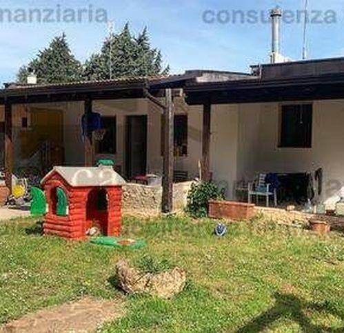 casa indipendente in vendita a Grumo Appula