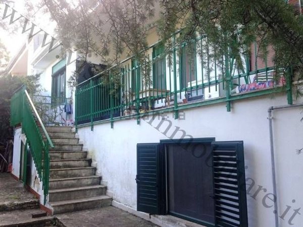 casa indipendente in vendita a Grumo Appula