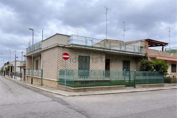 casa indipendente in vendita a Grumo Appula