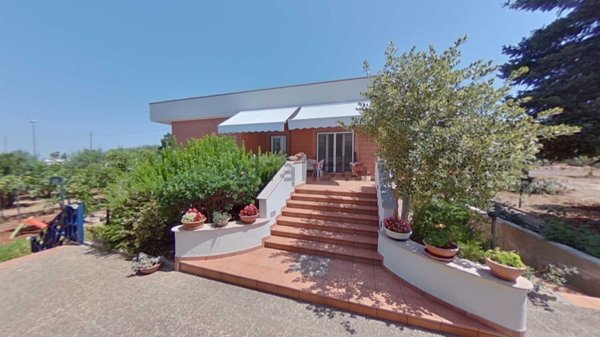 casa indipendente in vendita a Locorotondo