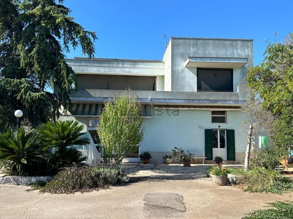casa indipendente in vendita a Locorotondo