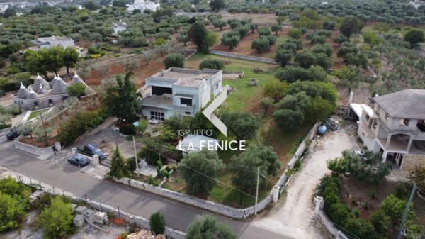 casa indipendente in vendita a Locorotondo