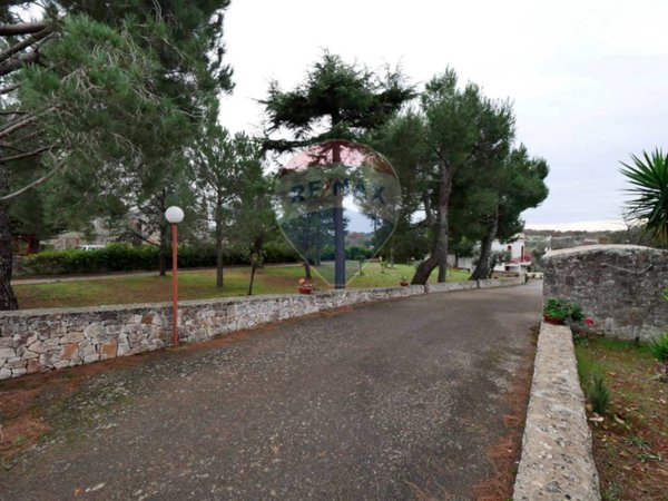 casa indipendente in vendita a Locorotondo