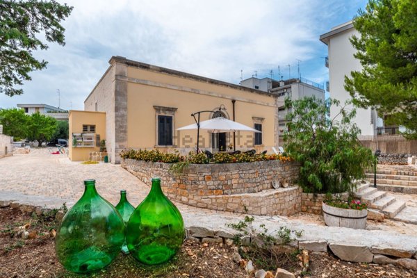 casa indipendente in vendita a Locorotondo