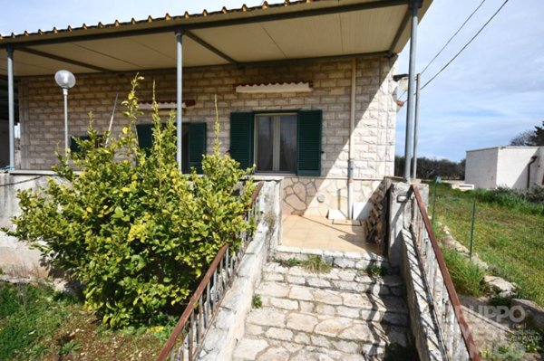 casa indipendente in vendita a Locorotondo