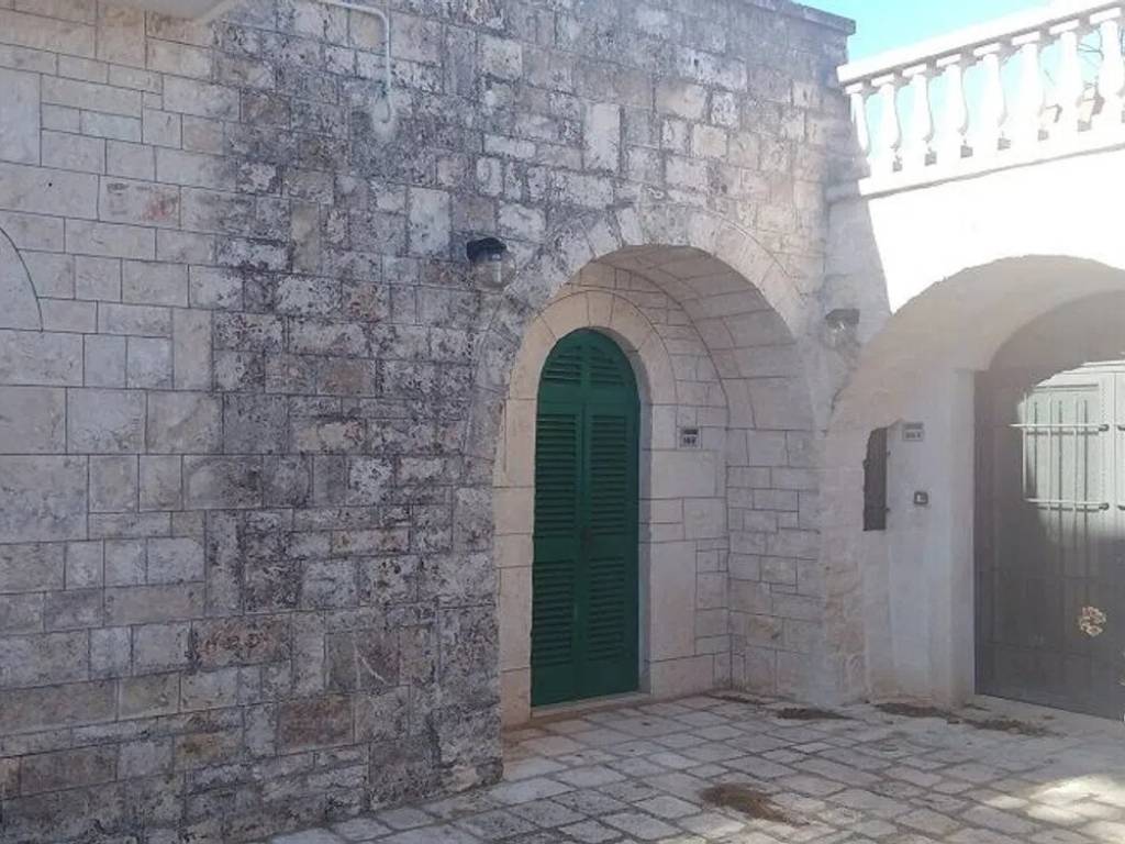 casa indipendente in vendita a Locorotondo