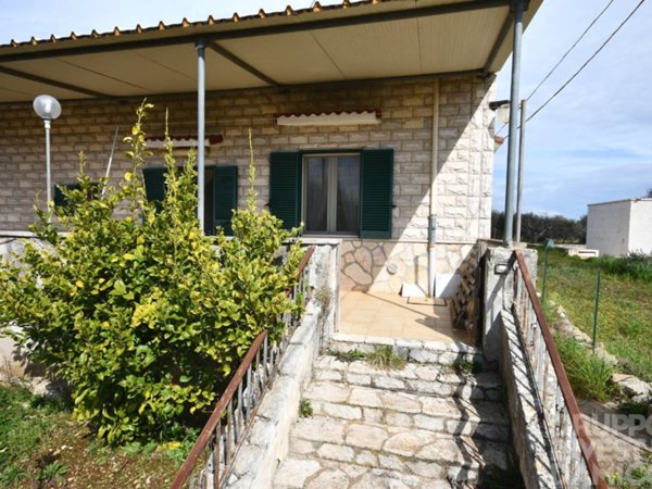 casa indipendente in vendita a Locorotondo