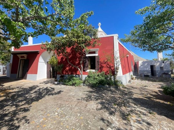 casa indipendente in vendita a Locorotondo