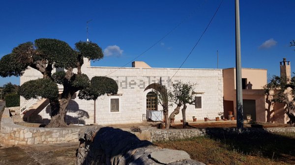 casa indipendente in vendita a Locorotondo