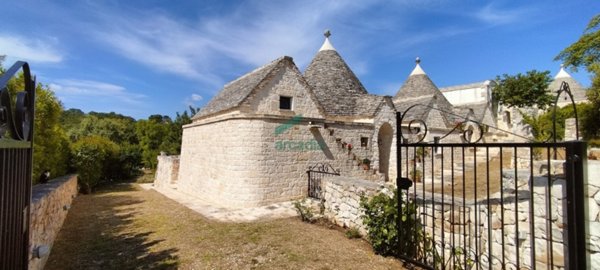 casa indipendente in vendita a Locorotondo