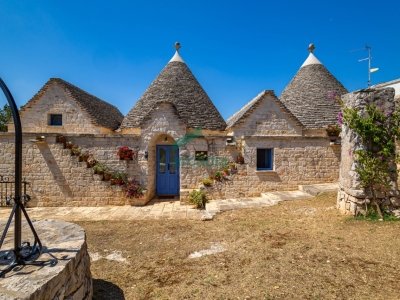 casa indipendente in vendita a Locorotondo