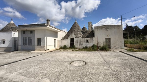 casa indipendente in vendita a Locorotondo