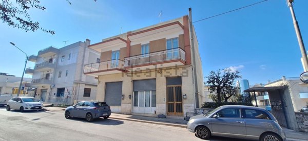 casa indipendente in vendita a Locorotondo