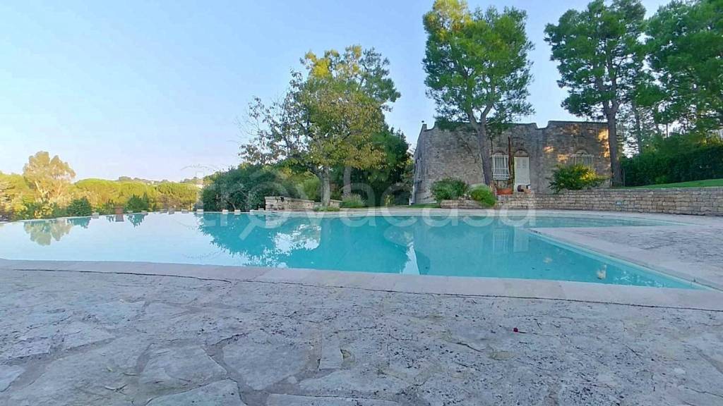 casa indipendente in vendita a Locorotondo