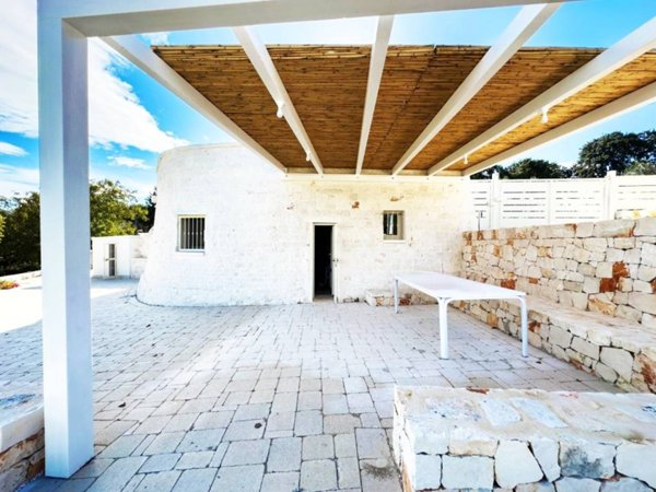 casa indipendente in vendita a Locorotondo