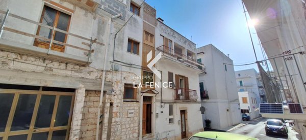 casa indipendente in vendita a Locorotondo