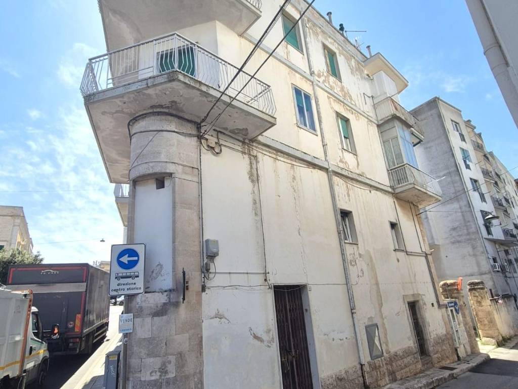 negozio in vendita a Locorotondo
