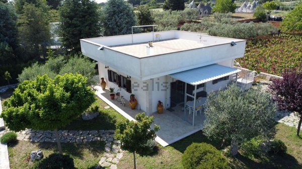 casa indipendente in vendita a Locorotondo