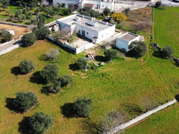 casa indipendente in vendita a Locorotondo