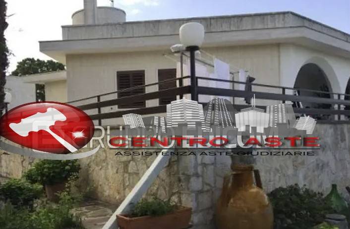 casa indipendente in vendita a Locorotondo