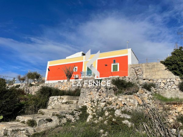 casa indipendente in vendita a Locorotondo