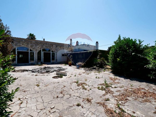 negozio in vendita a Locorotondo