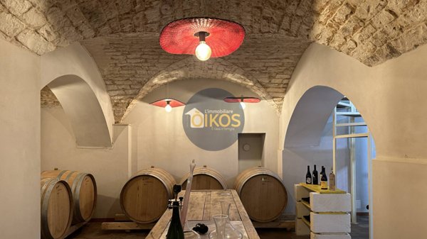 locale commerciale in vendita a Locorotondo