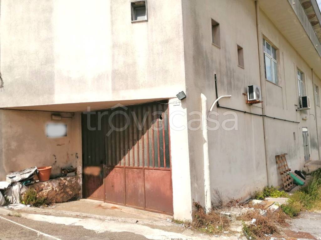 negozio in vendita a Locorotondo