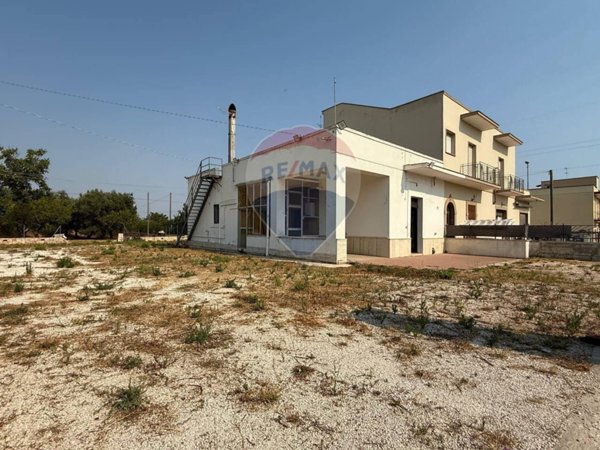 casa indipendente in vendita a Locorotondo