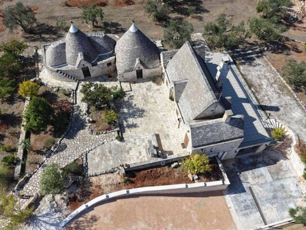 casa indipendente in vendita a Locorotondo